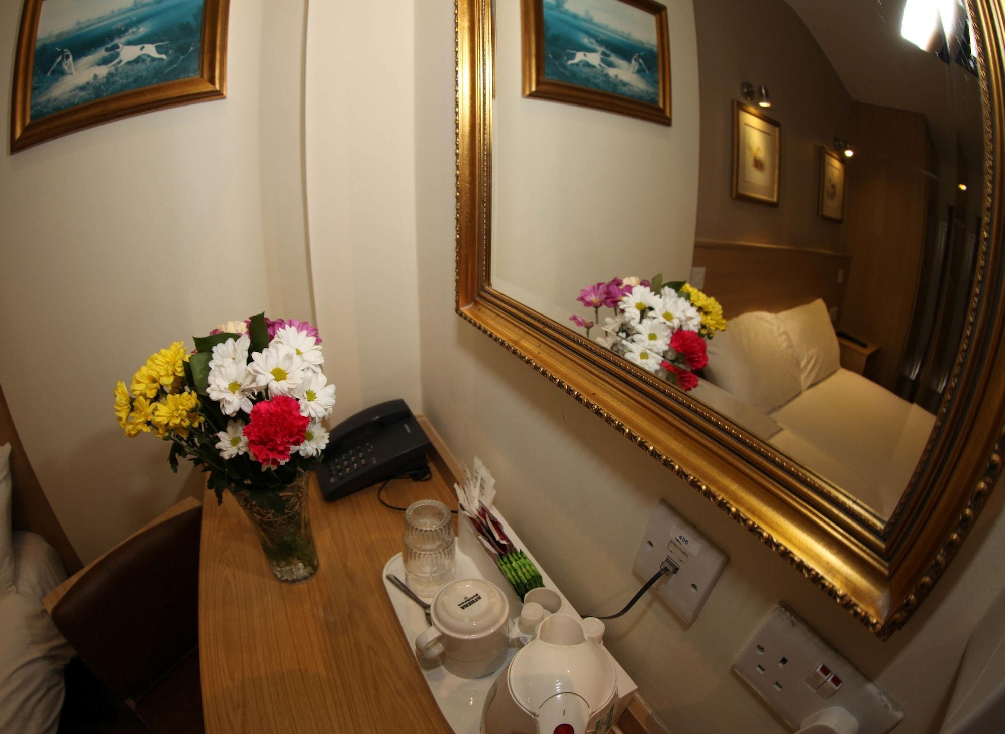 Holland Court 3* Londra