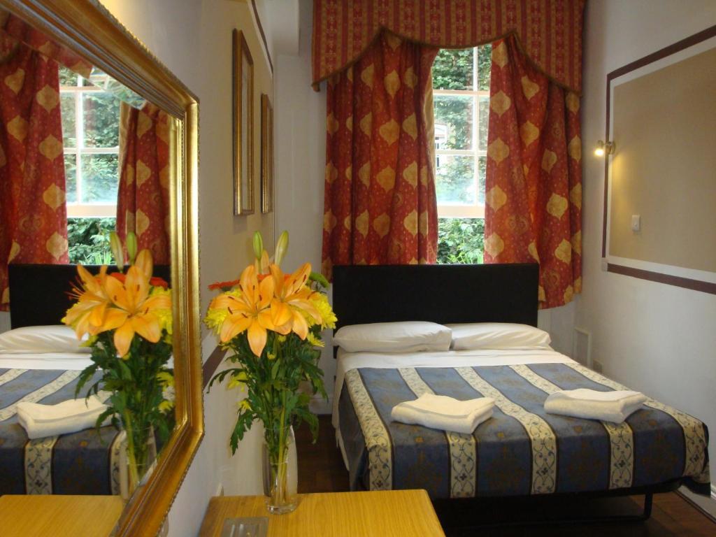 Affittacamere Holland Court 3*